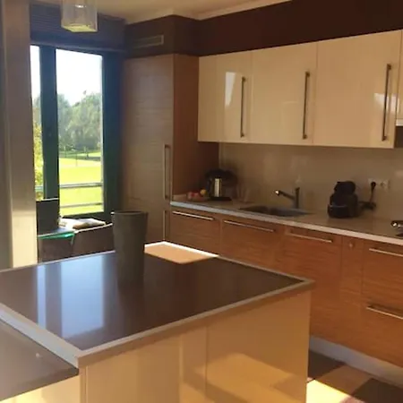2 Bedrooms With Wifi At