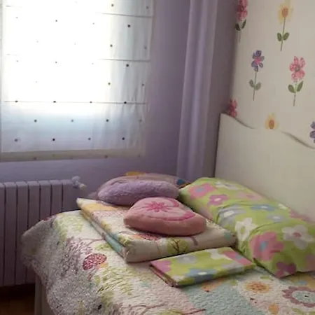2 Bedrooms With Wifi At Apartmán *