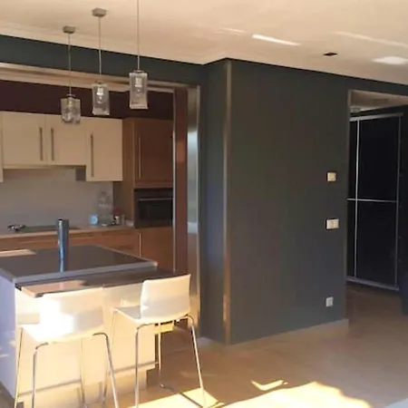 2 Bedrooms With Wifi At Apartmán *
