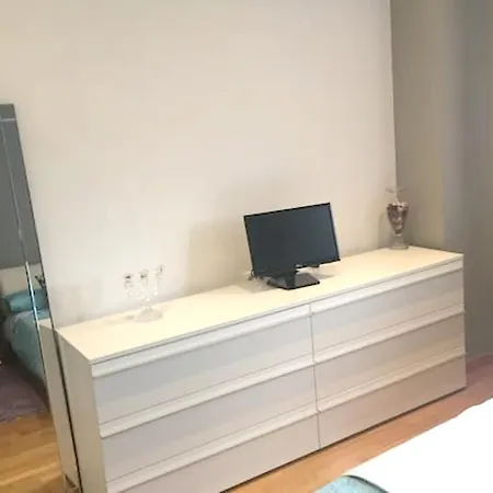 2 Bedrooms With Wifi At Gijón